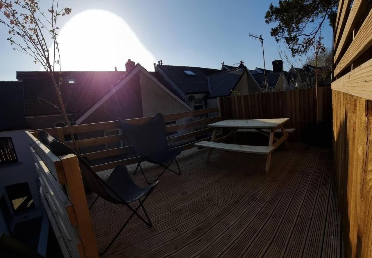 Modern 4-Bedroom Townhouse With Private Garden Abertillery Exterior foto