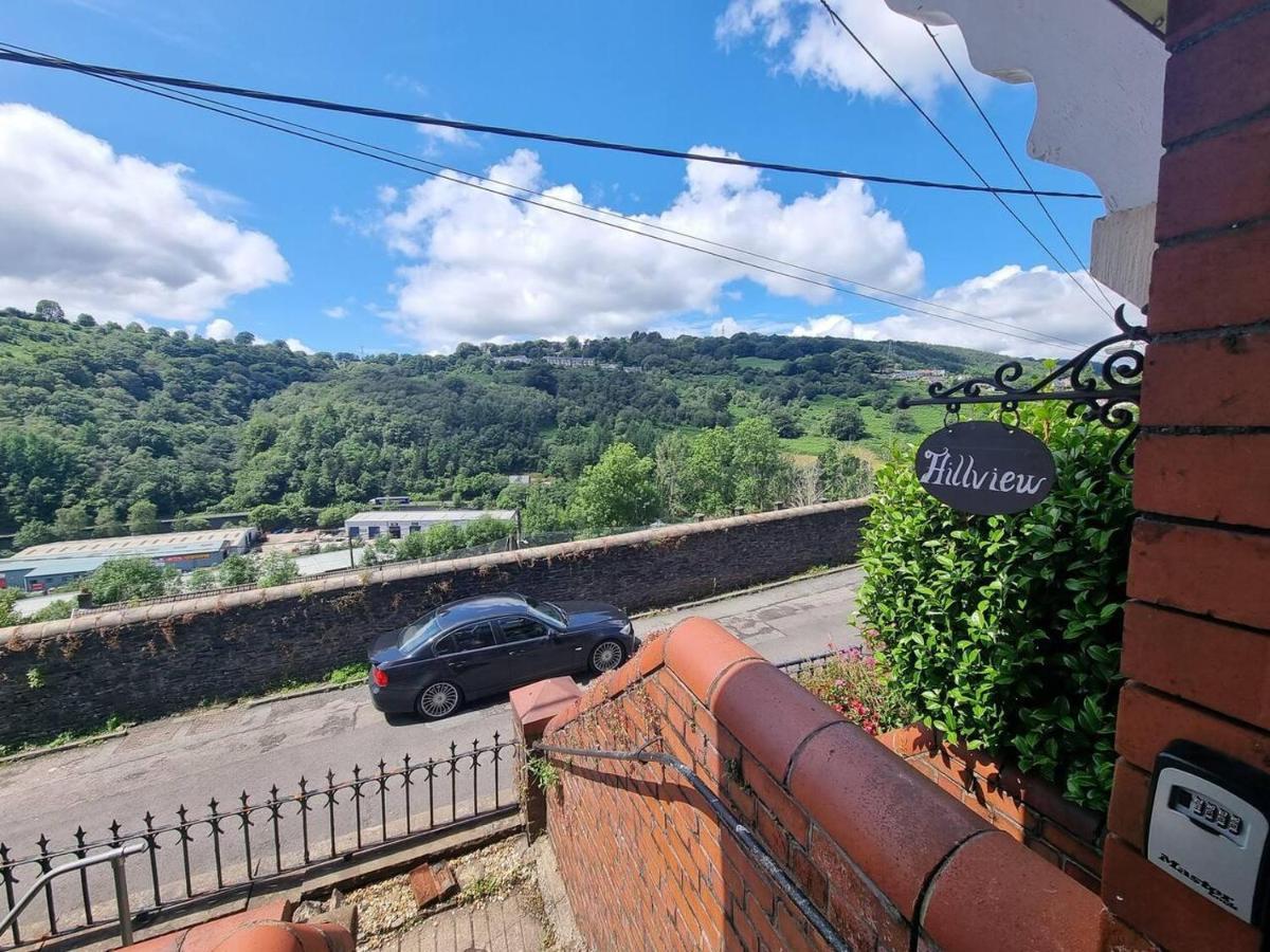 Modern 4-Bedroom Townhouse With Private Garden Abertillery Exterior foto